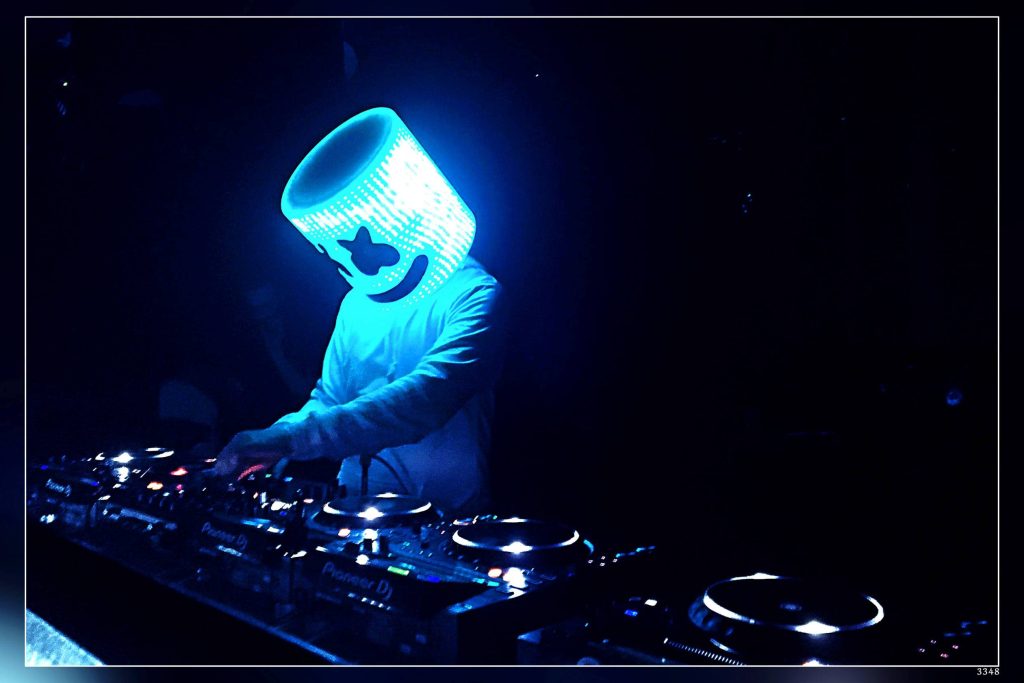 چگونه یک دی جی حرفه ای شویم؟