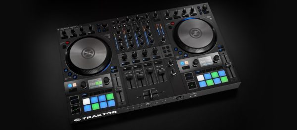 دی جی کنترلر نیتیو اینسترومنتس Native Instruments Traktor Kontrol S4 MK3